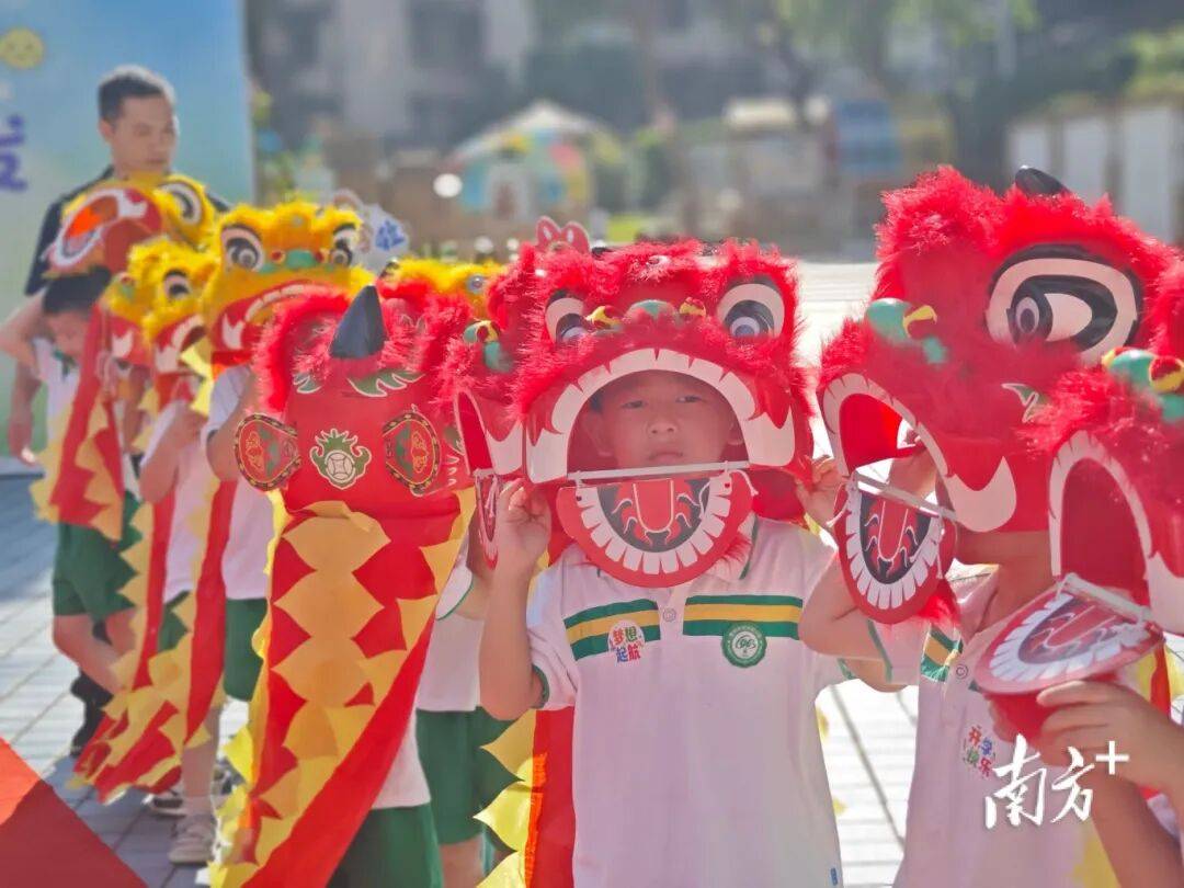 多图直击!惠州开学“名场面”→