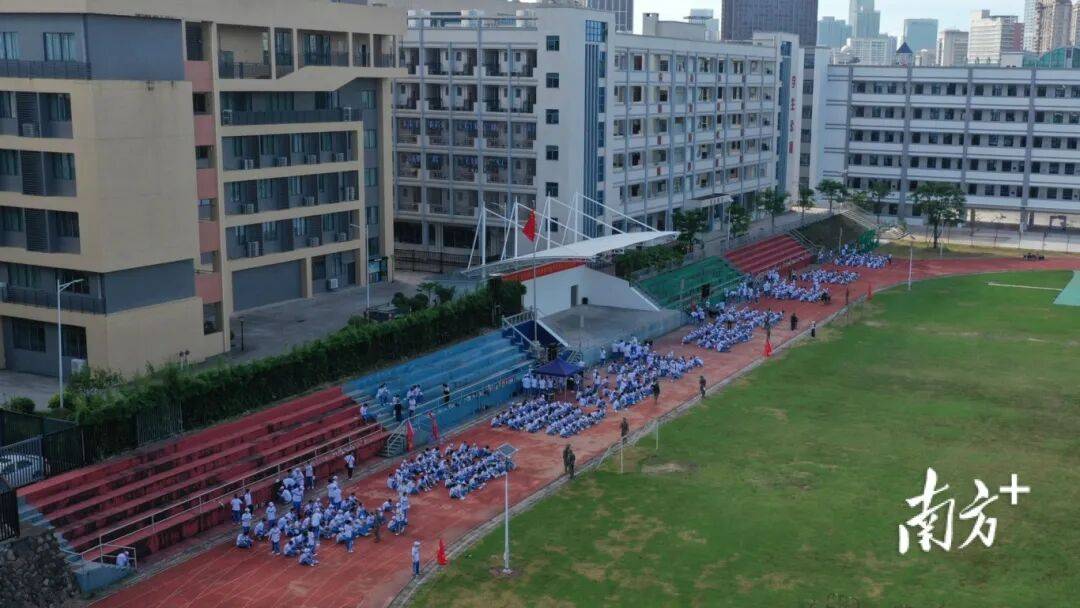 多图直击!惠州开学“名场面”→
