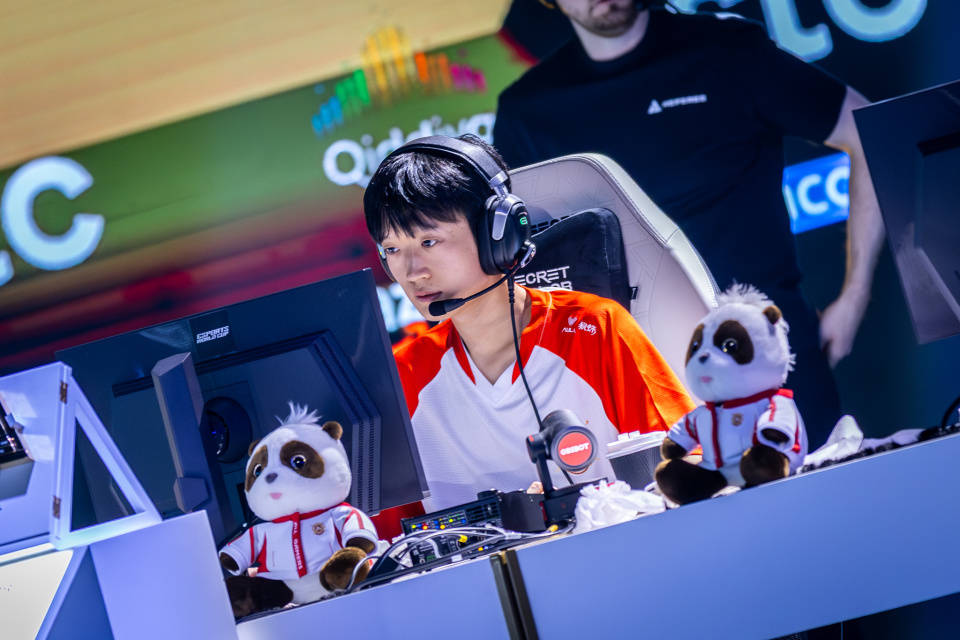 CNCS迎来了久违的冠军!CN.LOL什么时候才能重铸荣光?