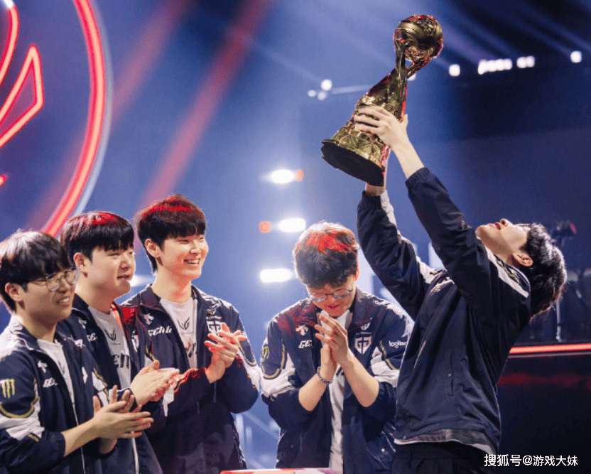 LOL更新战队实力排行榜,BLG下滑到第5名,LCK包揽前二