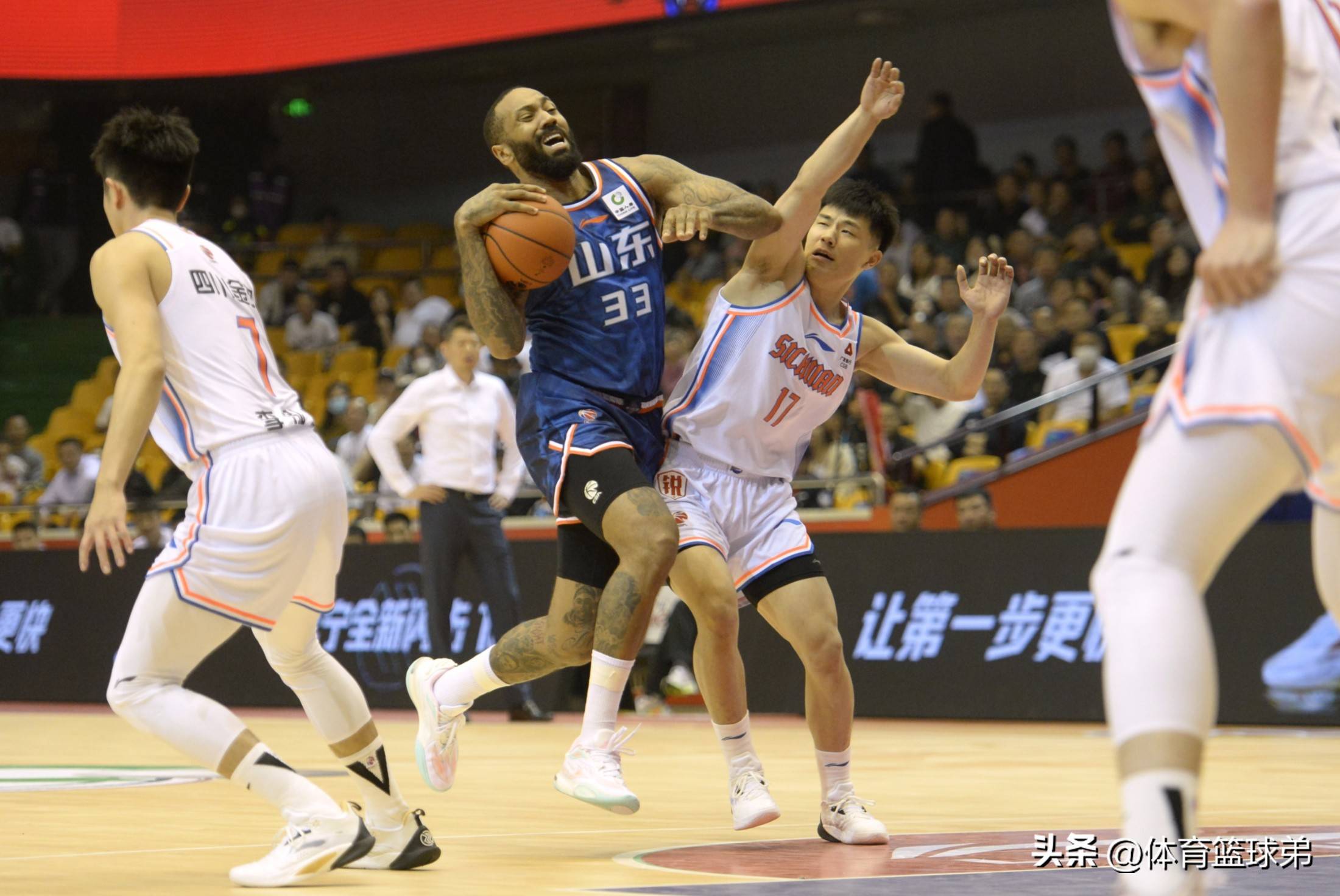 CBA破冰！扩军、升降级雙(shuāng)管齐下，联賽(sài)迎来巨变