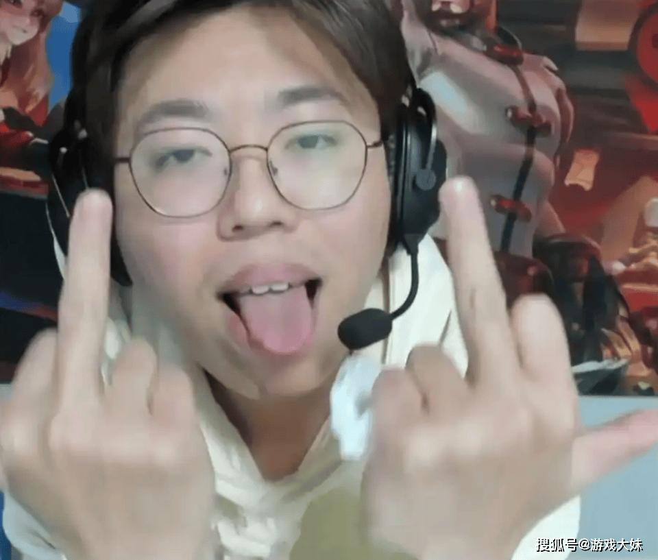 王者荣耀(yào)主播嘲讽uzi没冠军，并表示一诺如果打LOL，随便碾(niǎn)压faker