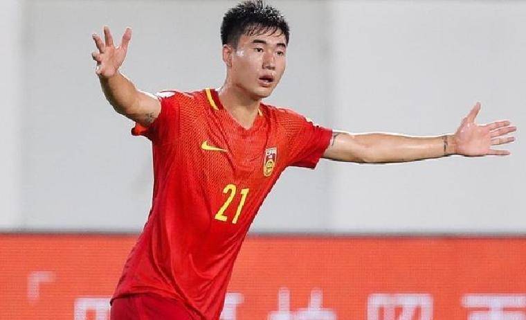 1比5惨败！武汉三镇考虑休赛期换血，朴志洙或成留队核心
