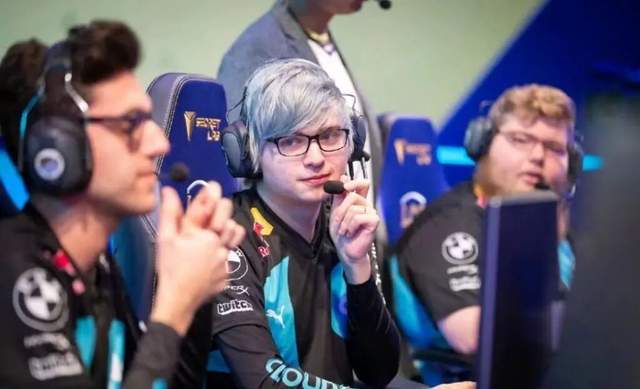 前LOL人气選(xuǎn)手下海，变身福利姬收费明码標(biāo)价，開(kāi)发全新致富路？